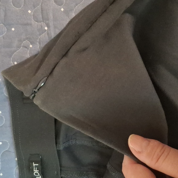 Loft High Waist Skinny Black Pants size 6 - Picture 3 of 7